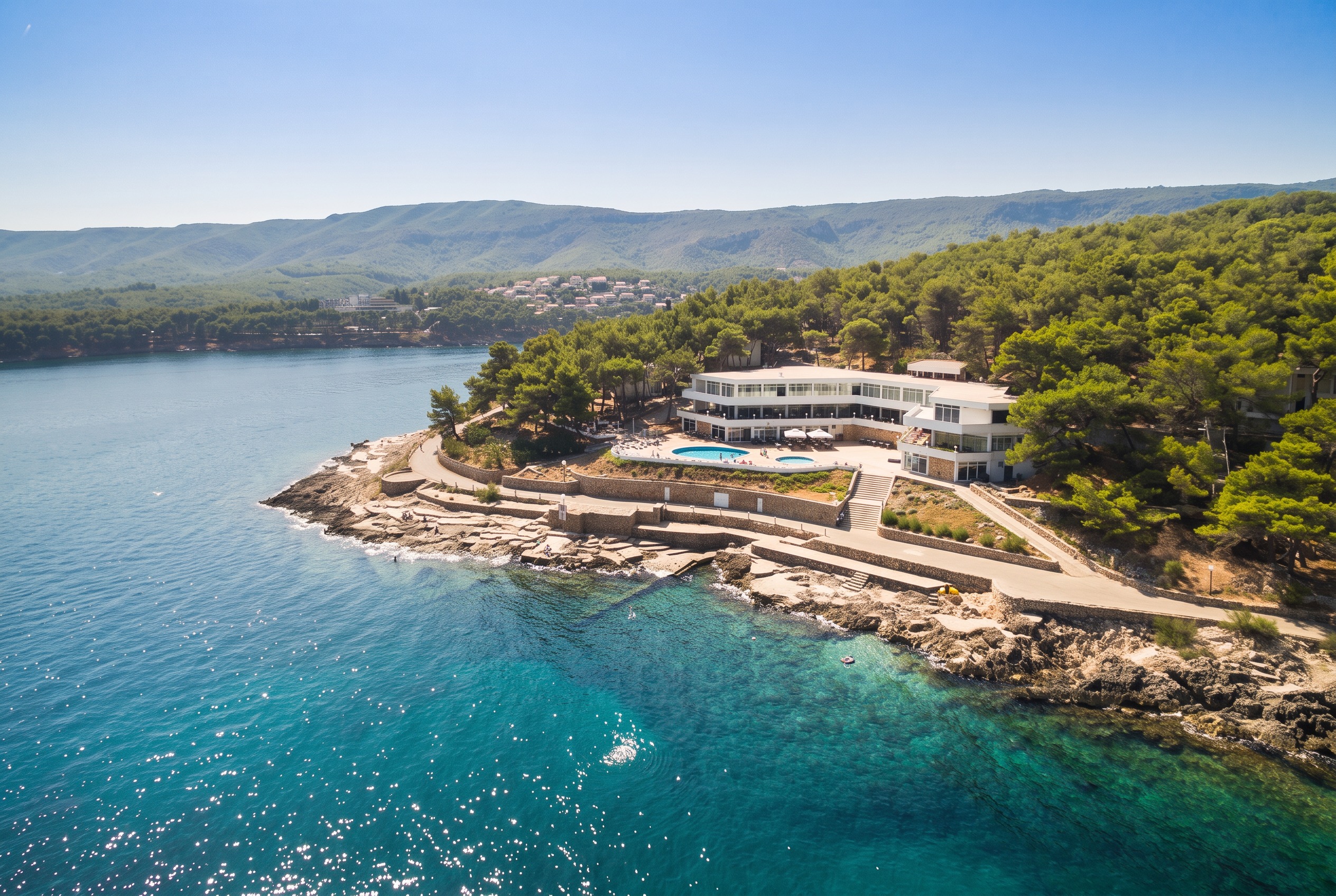 Fontana Resort beside the sea in Jelsa